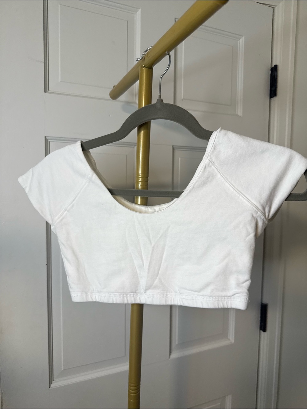 Free People Movement Women's White Crop Top - Scoop Neck Short Sleeve